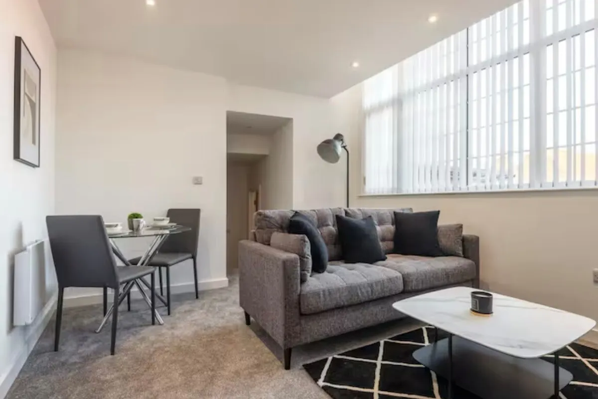 Flat Bishop Lane in Hull