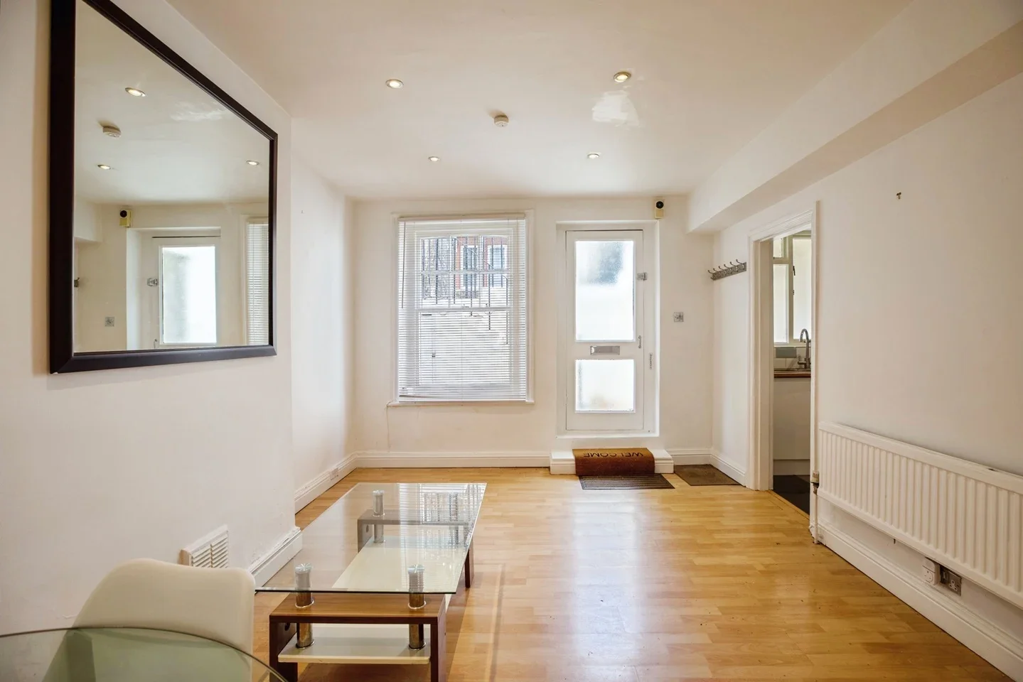 Flat Crookham Road in Greater London