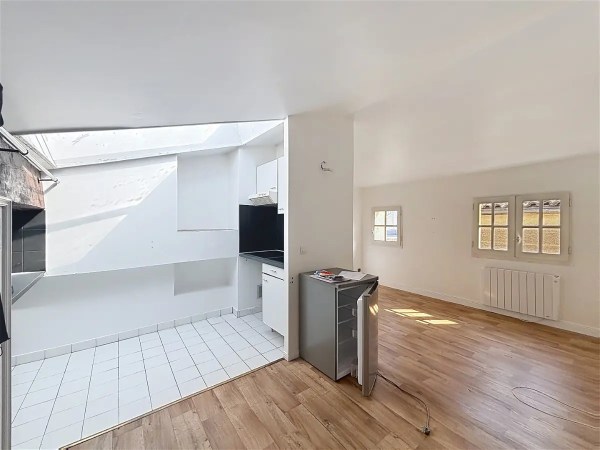 Flat Cours Georges Clemenceau in Bordeaux