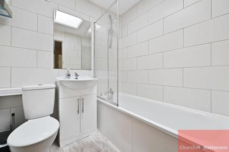 Flat Bloomsbury Close in Greater London