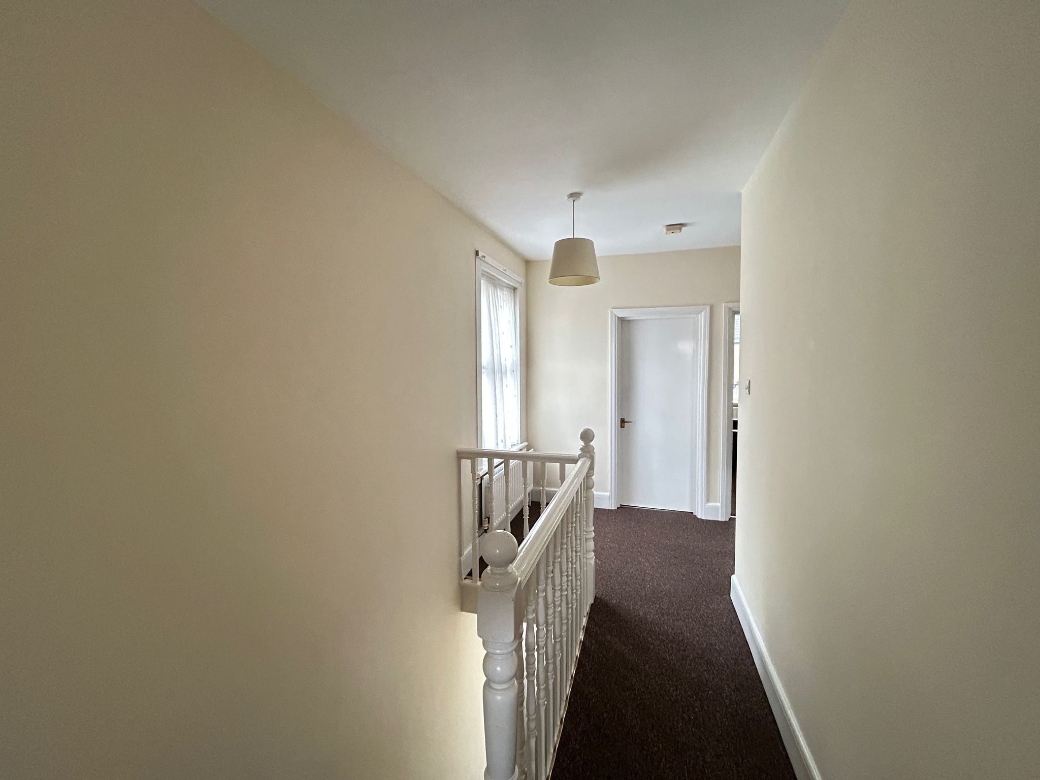 Flat Salmons Road in Greater London