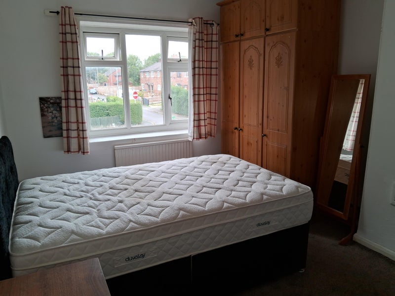 Room Lloyd Street South in Manchester