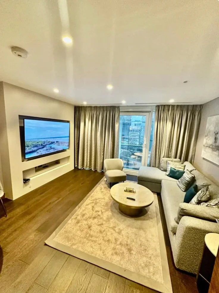 Flat Queenstown Road in Greater London