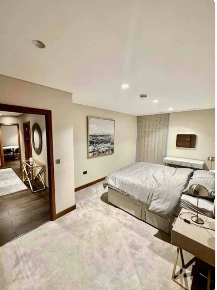 Flat Queenstown Road in Greater London