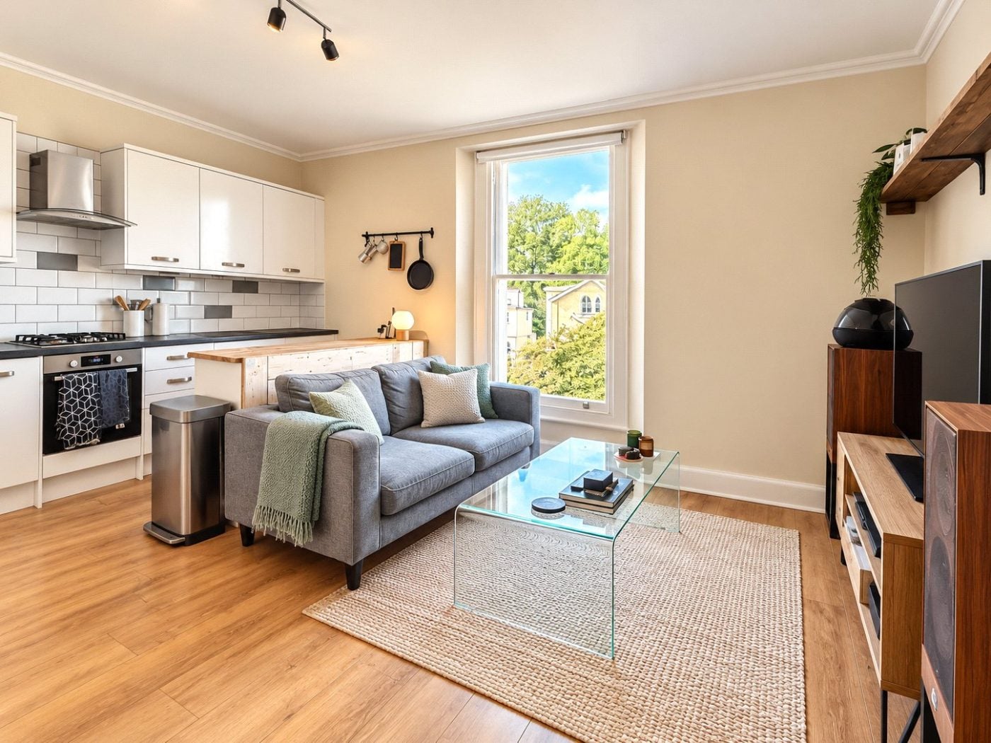 Flat Cotham Brow in Bristol