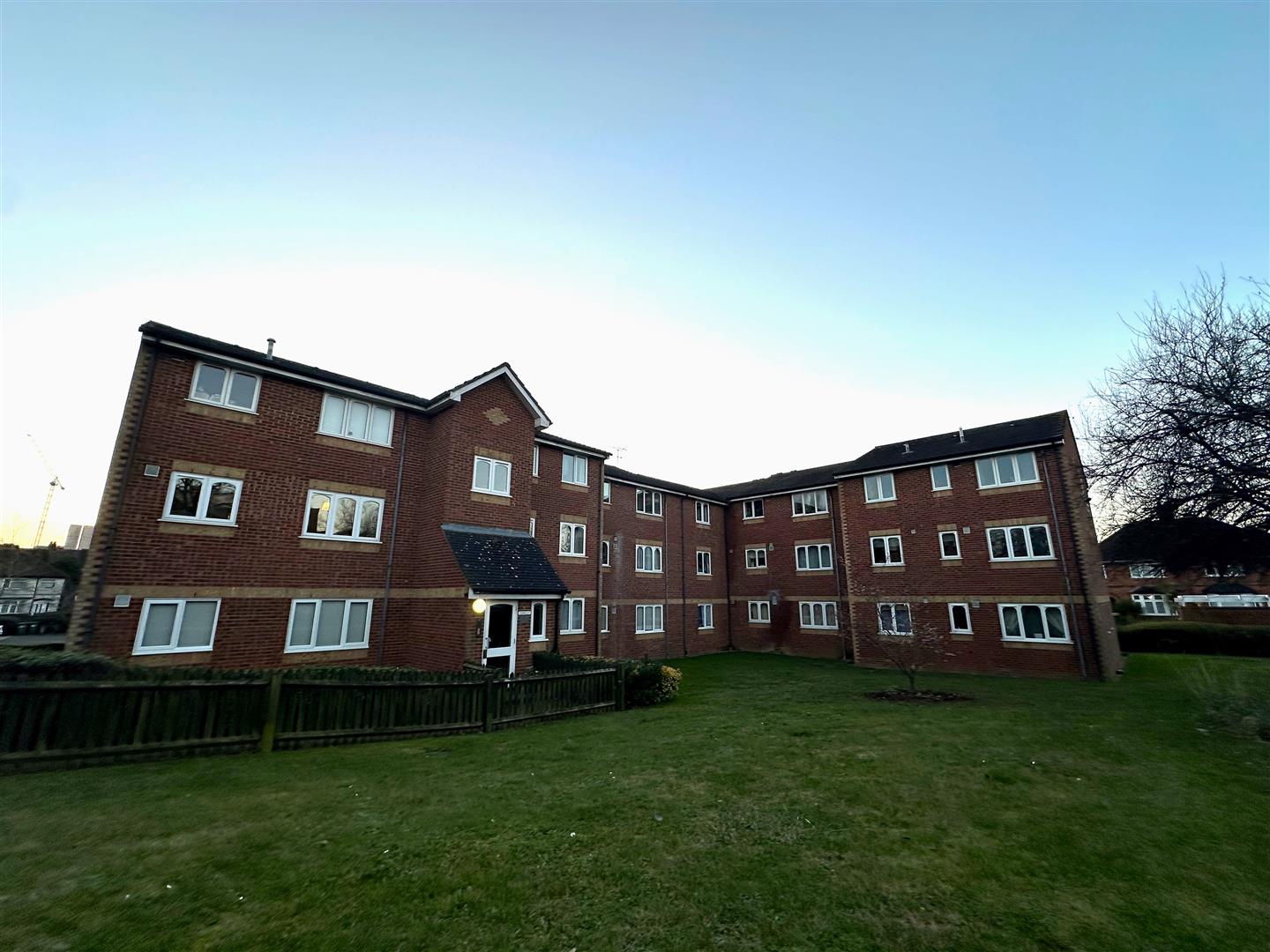 Flat Chiswell Court in Watford