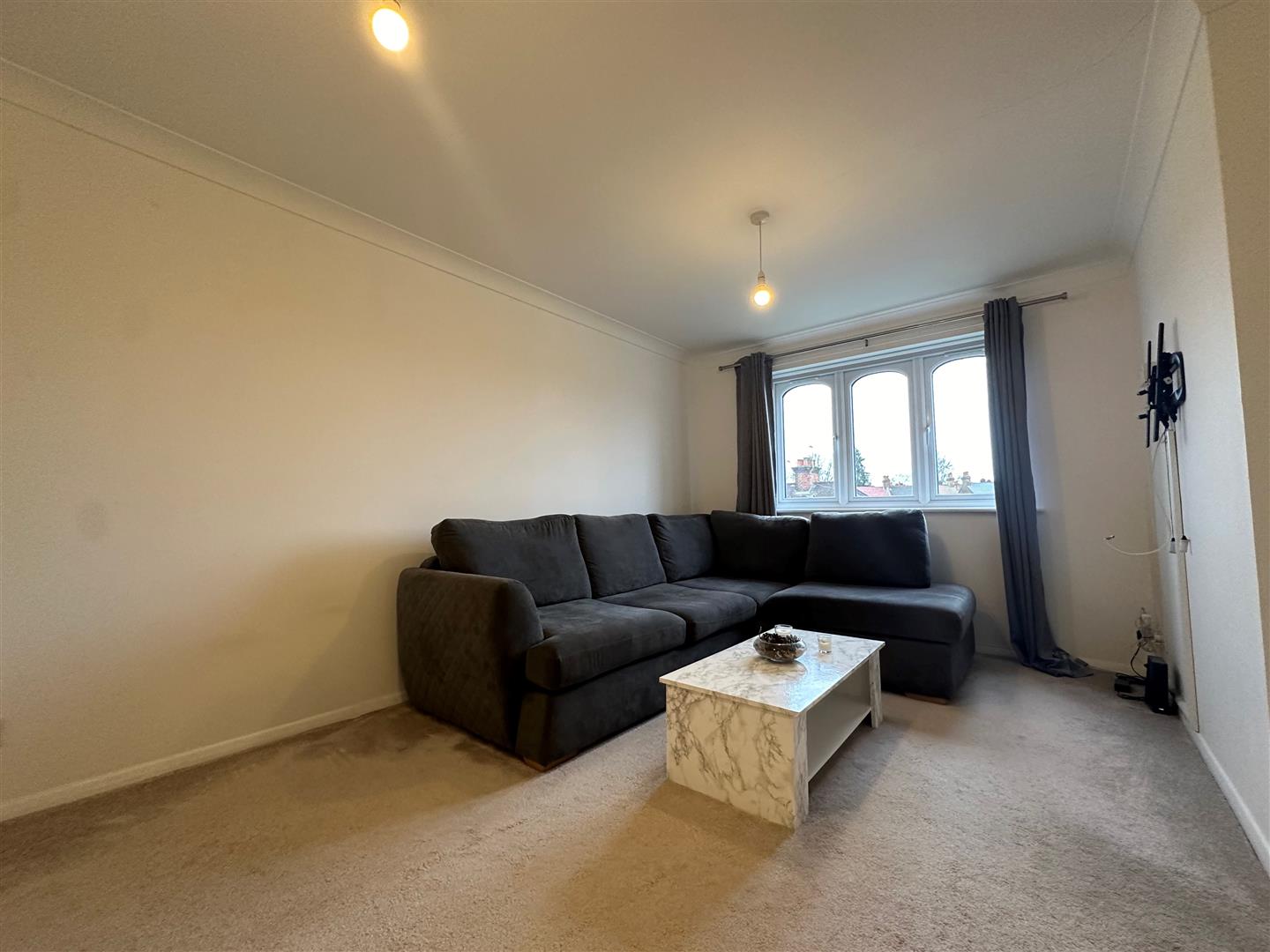Flat Chiswell Court in Watford