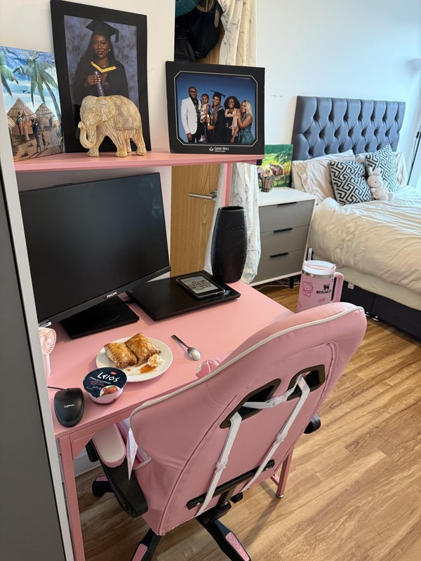 Room Pomona Strand in Trafford