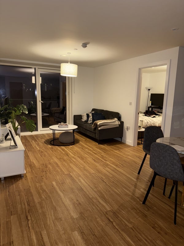 Room Pomona Strand in Trafford