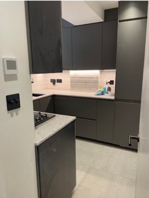 Room Bell Lane in Greater London