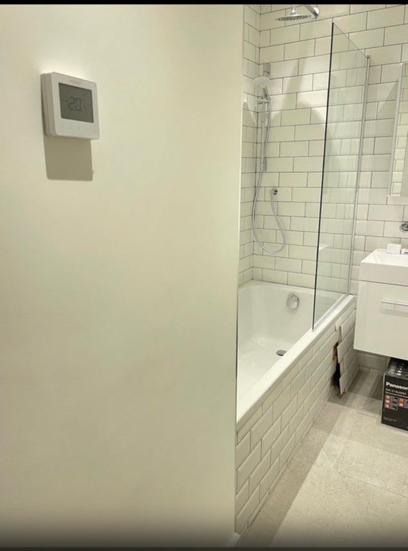 Room Bell Lane in Greater London