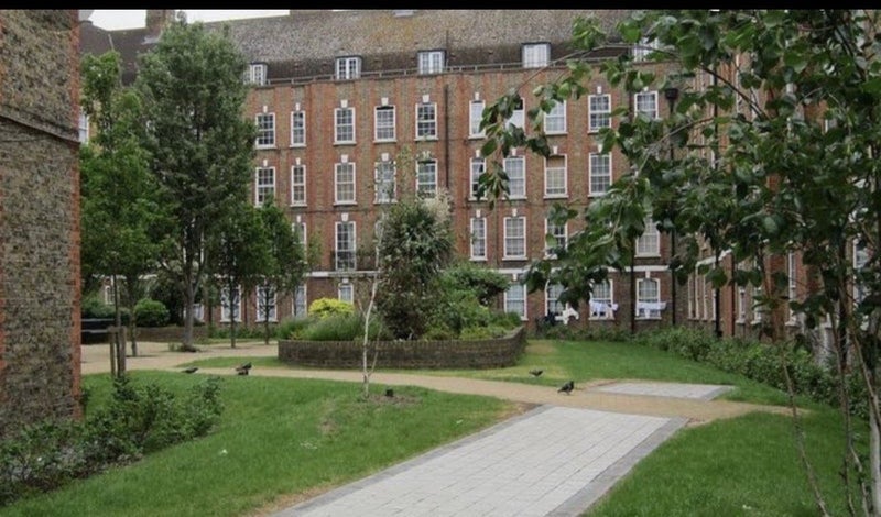 Room Bell Lane in Greater London