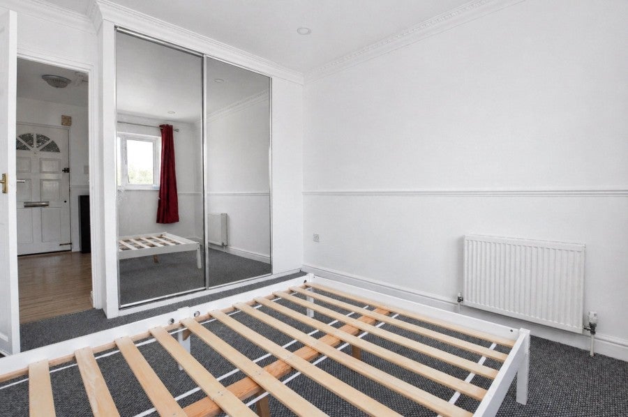 Flat Little Cattins in Harlow