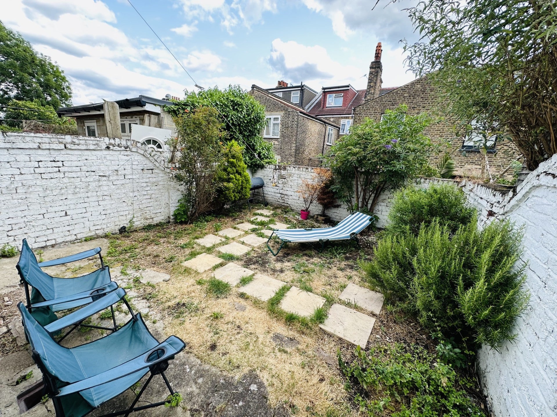 Flat Purves Road in Greater London