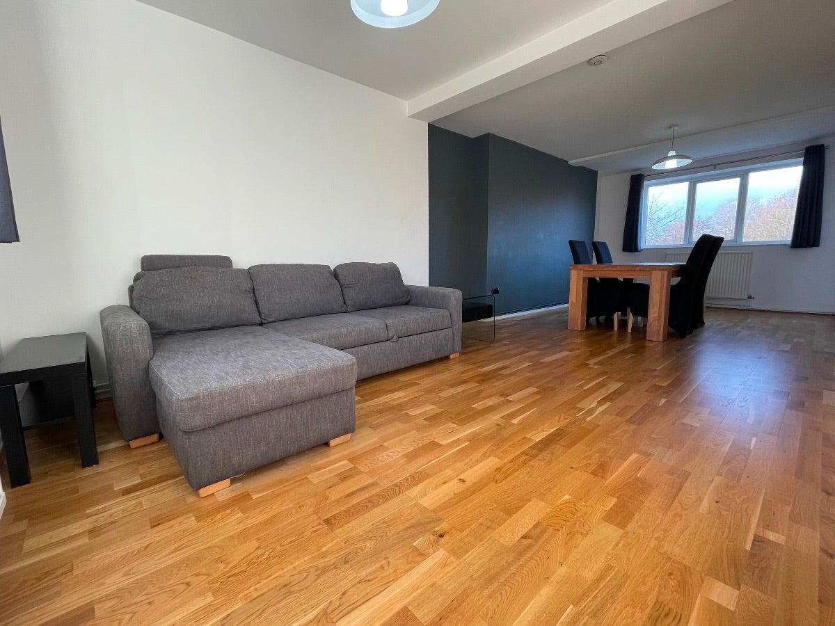 Flat Ordsall Lane in Salford
