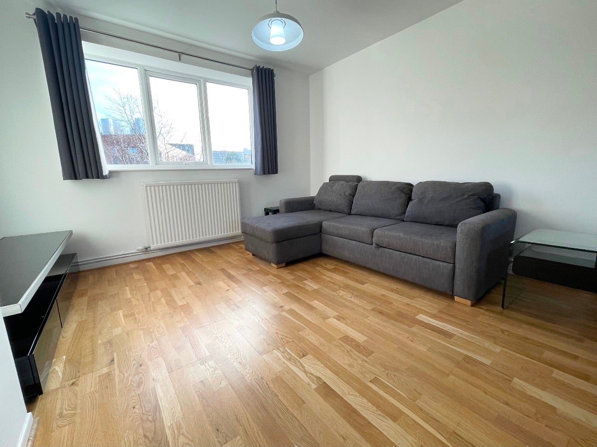 Flat Ordsall Lane in Salford