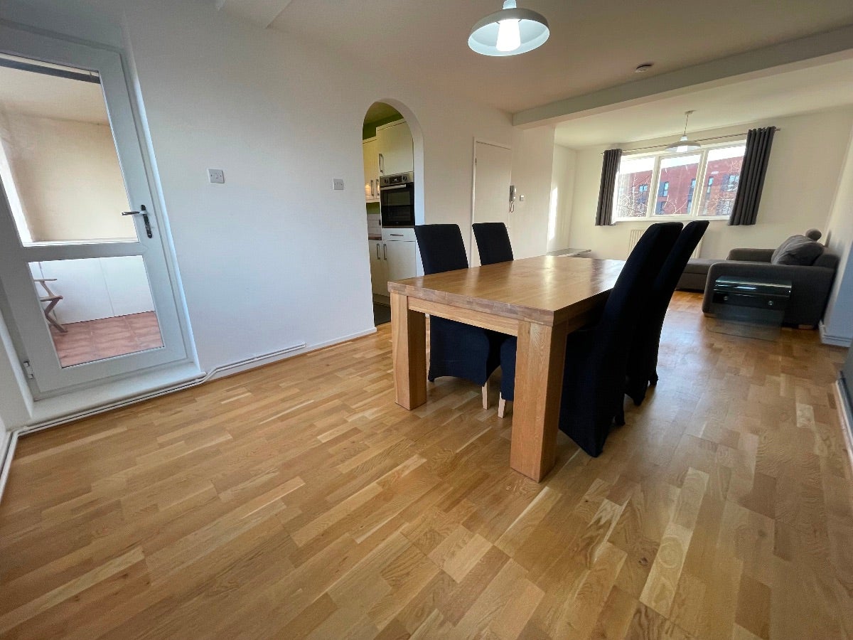 Flat Ordsall Lane in Salford