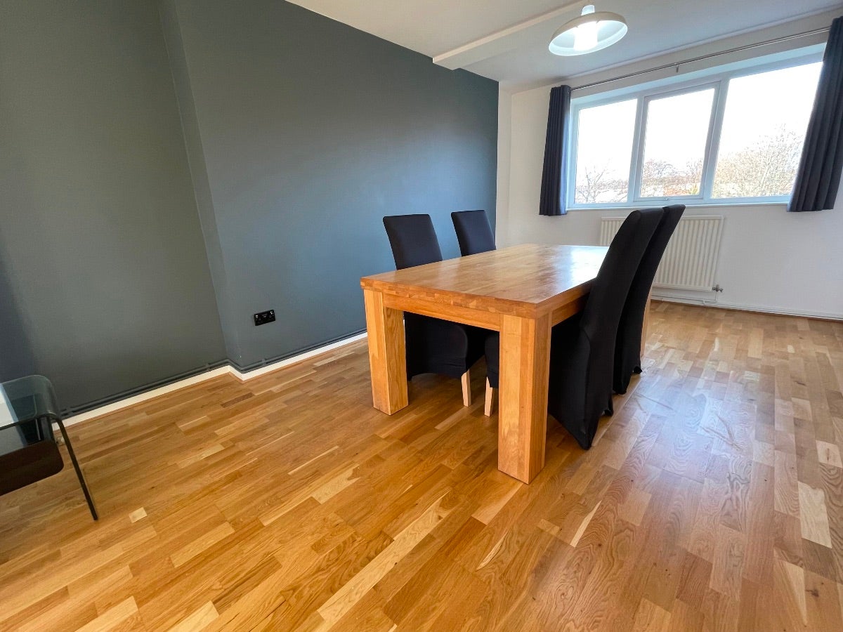 Flat Ordsall Lane in Salford