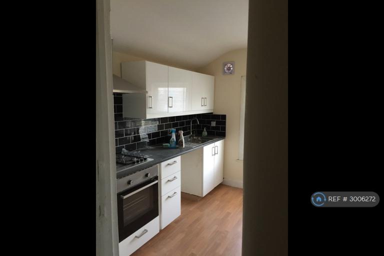 Room Ancona Road in Greater London