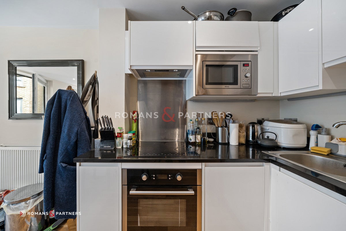 Flat Burdett Road in Greater London