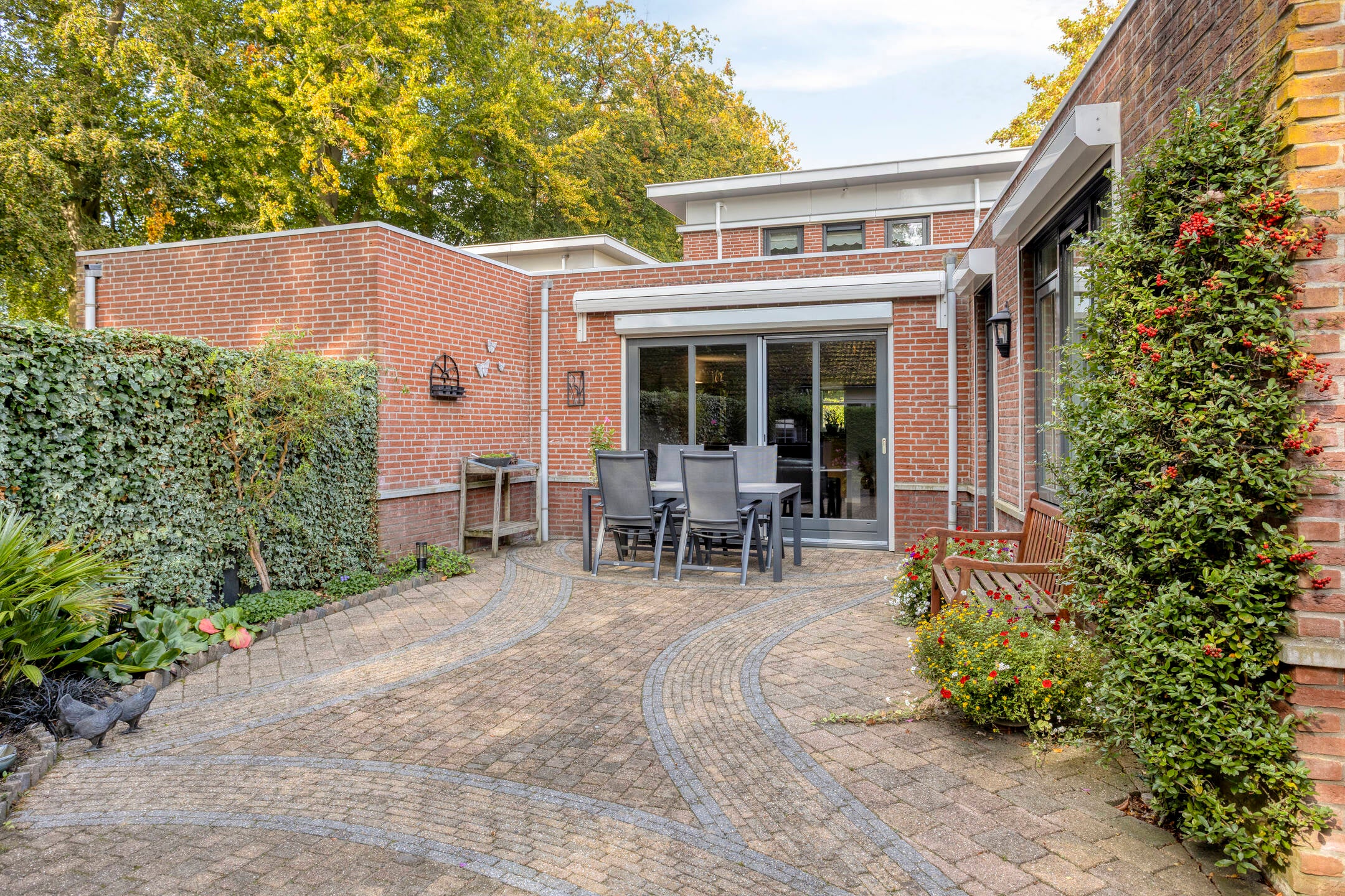 Tussenwoning te koop: Haagbeuklaan 5, Ede