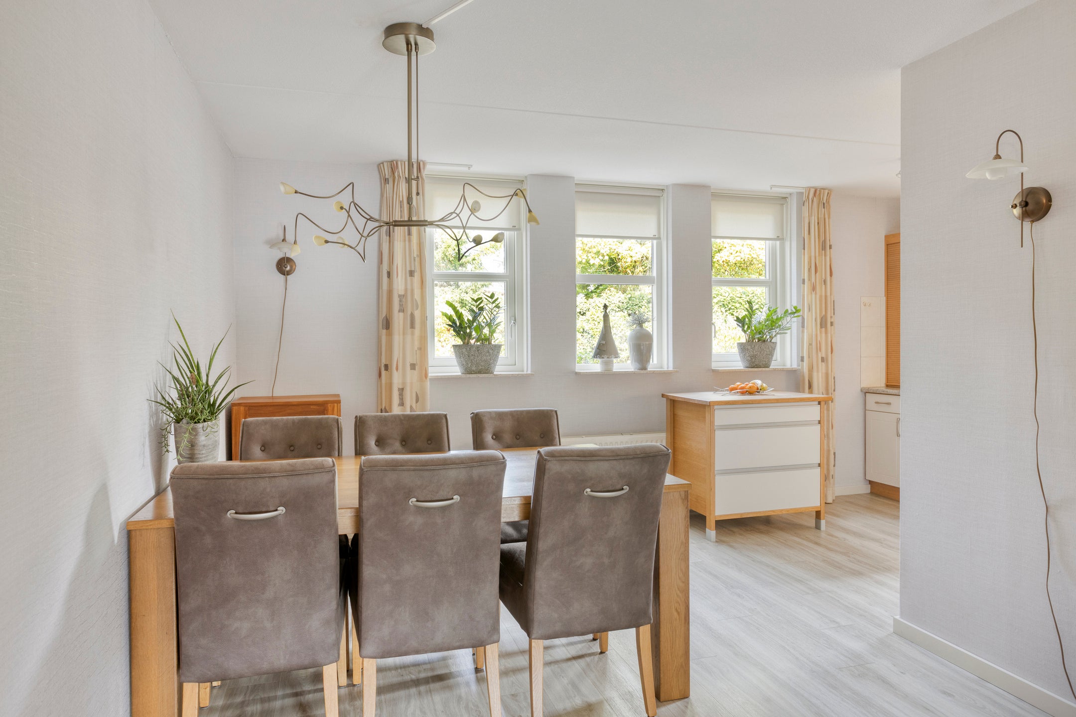 Tussenwoning te koop: Haagbeuklaan 5, Ede