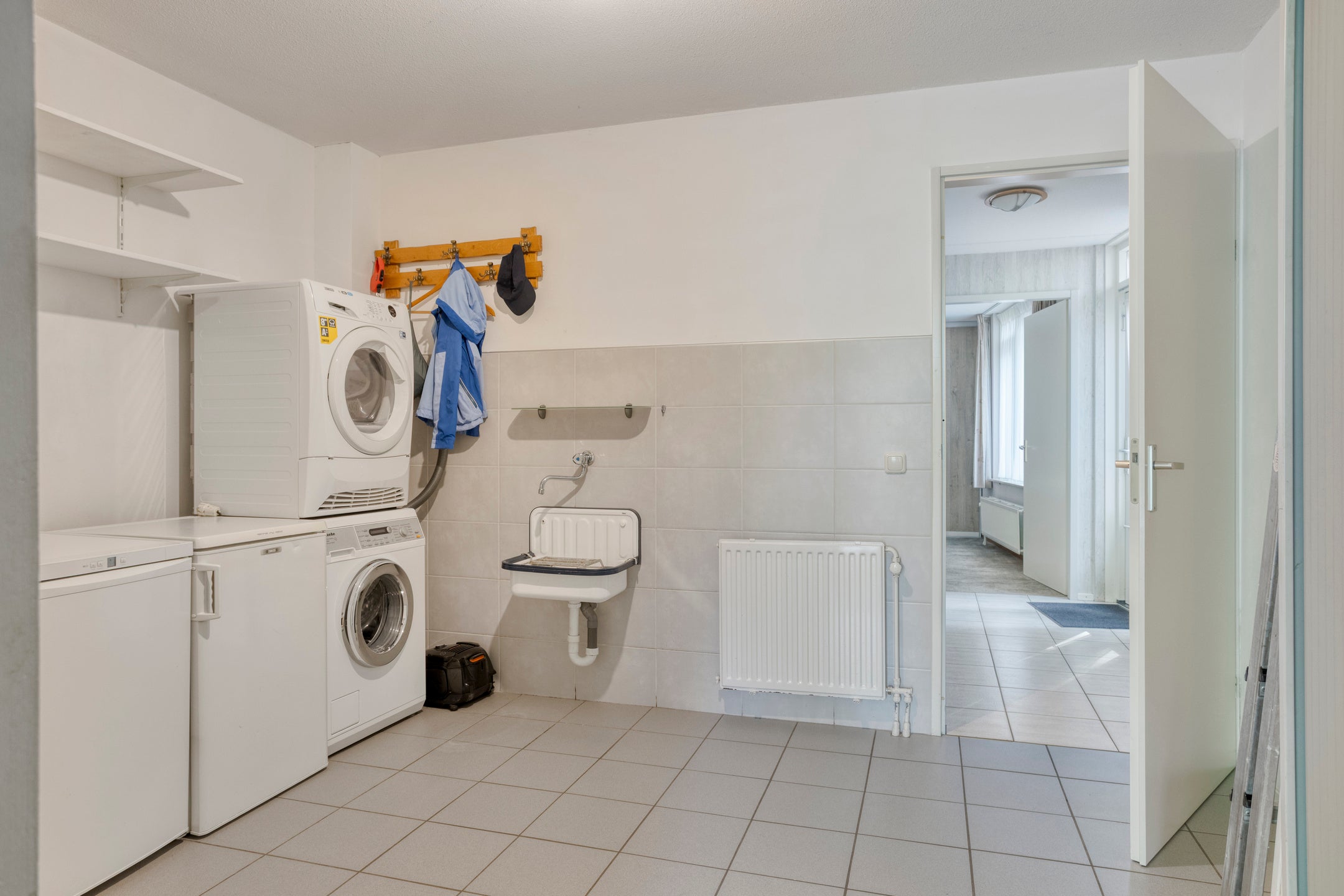 Tussenwoning te koop: Haagbeuklaan 5, Ede