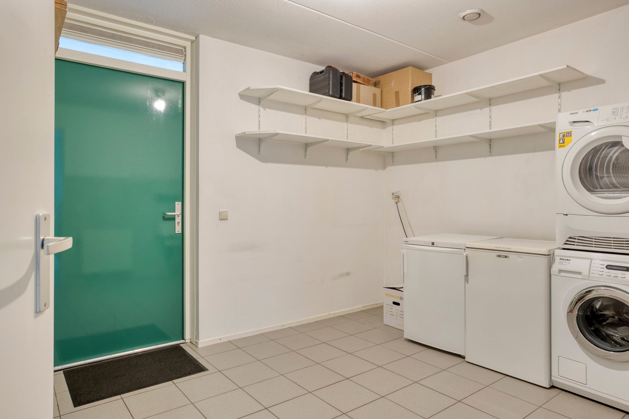 Tussenwoning te koop: Haagbeuklaan 5, Ede