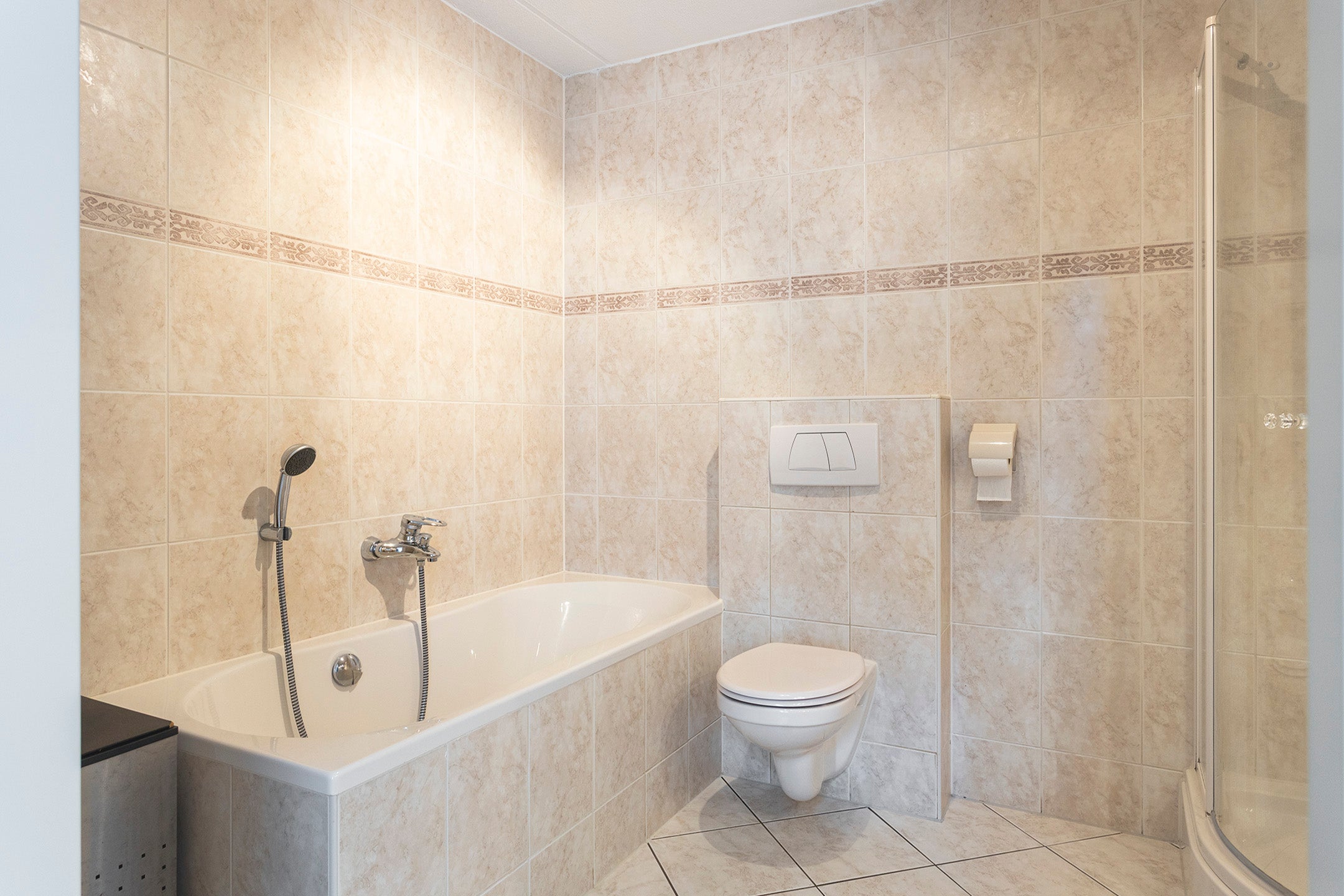 Tussenwoning te koop: Haagbeuklaan 5, Ede