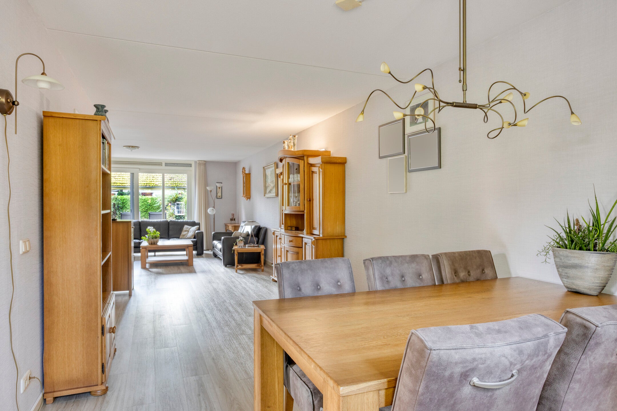 Tussenwoning te koop: Haagbeuklaan 5, Ede