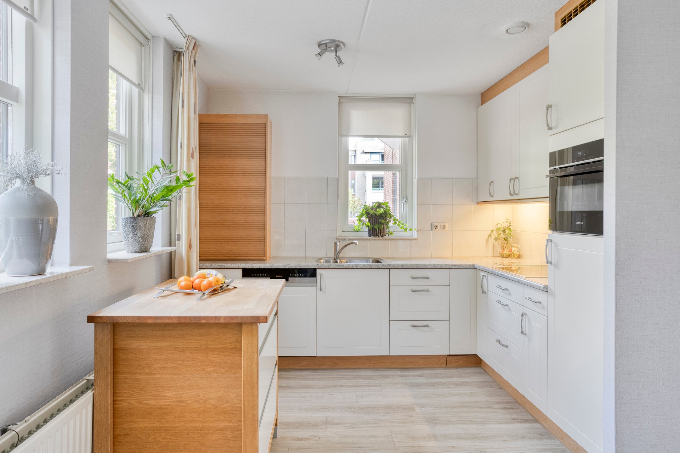 Tussenwoning te koop: Haagbeuklaan 5, Ede