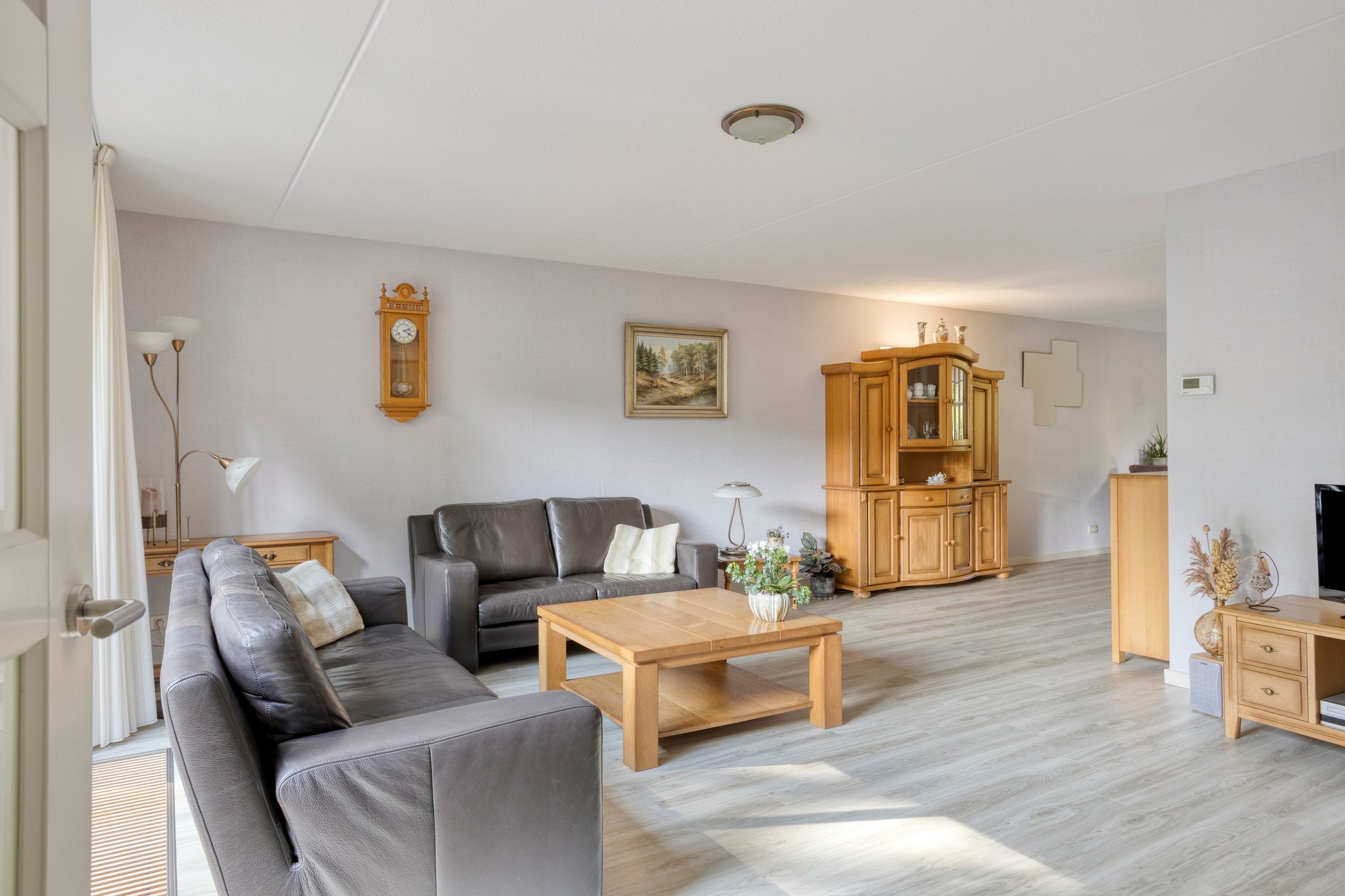 Tussenwoning te koop: Haagbeuklaan 5, Ede