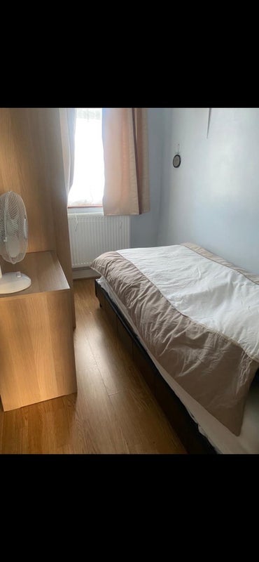 Room Powder Mill Lane in Greater London