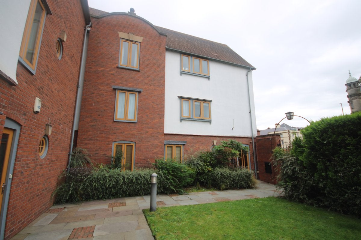 Flat Boughton in Chester