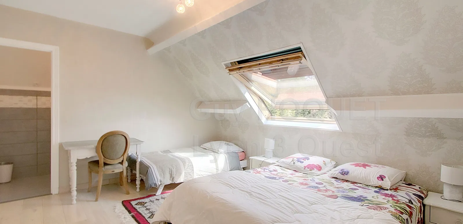 Room D 16 in La Tour-du-Pin