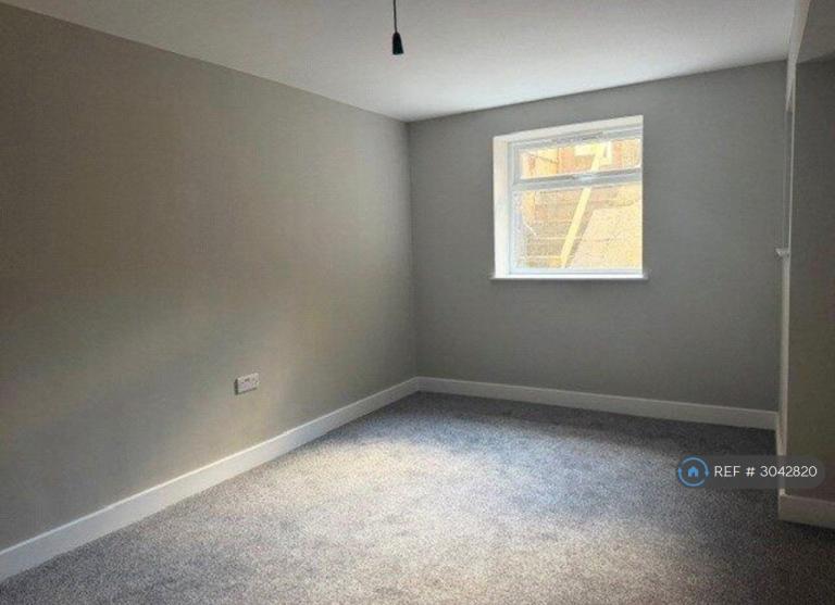 Flat Alma Square in Scarborough