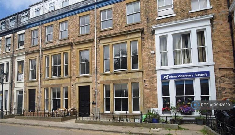Flat Alma Square in Scarborough
