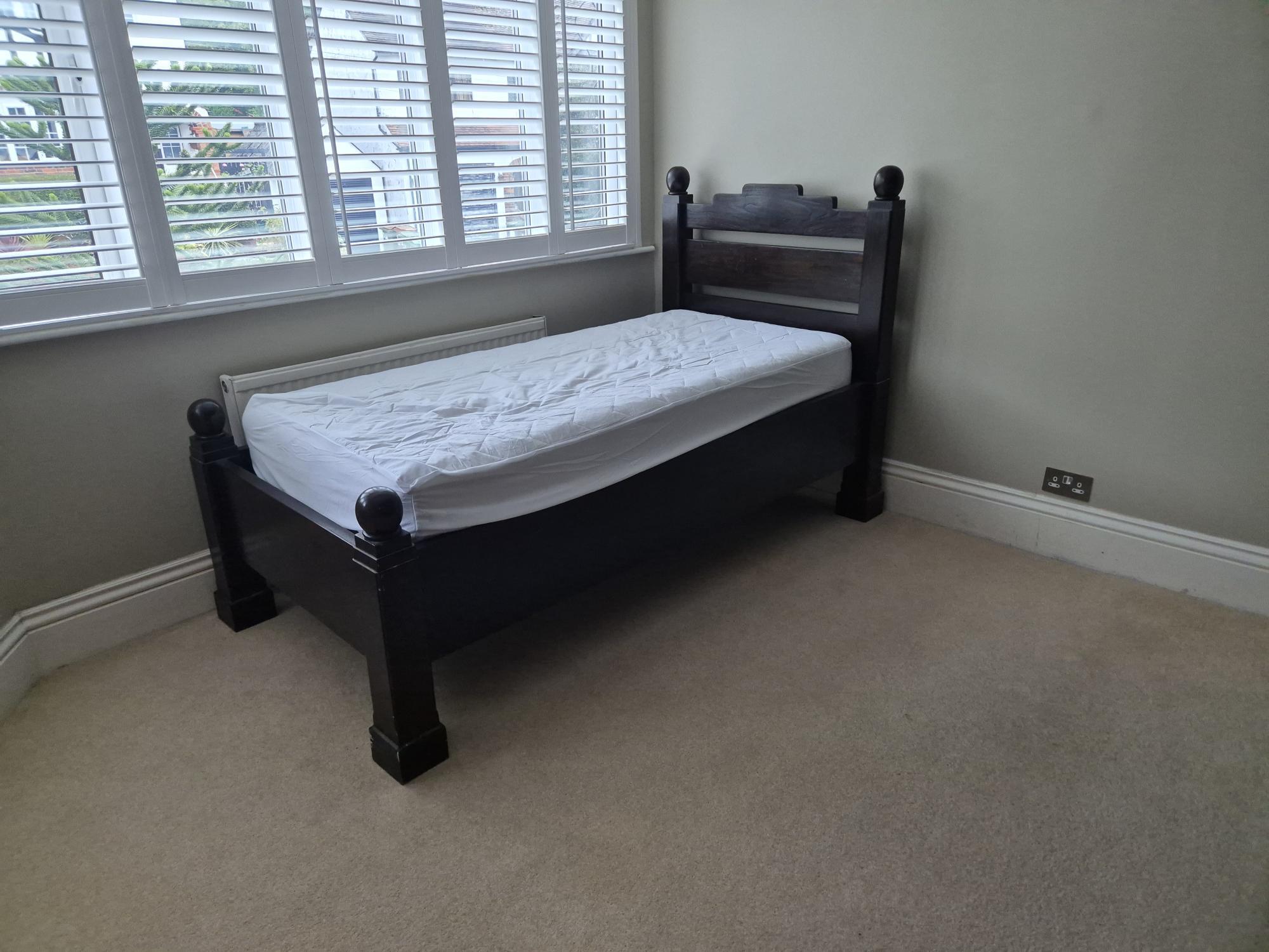 Flat Oakhurst Rise in London