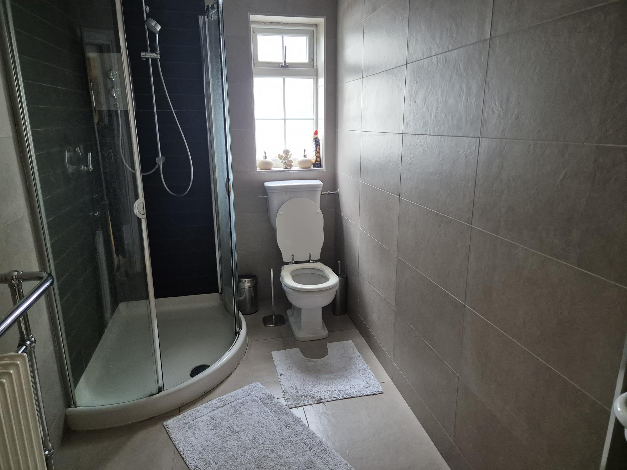 Flat Oakhurst Rise in London