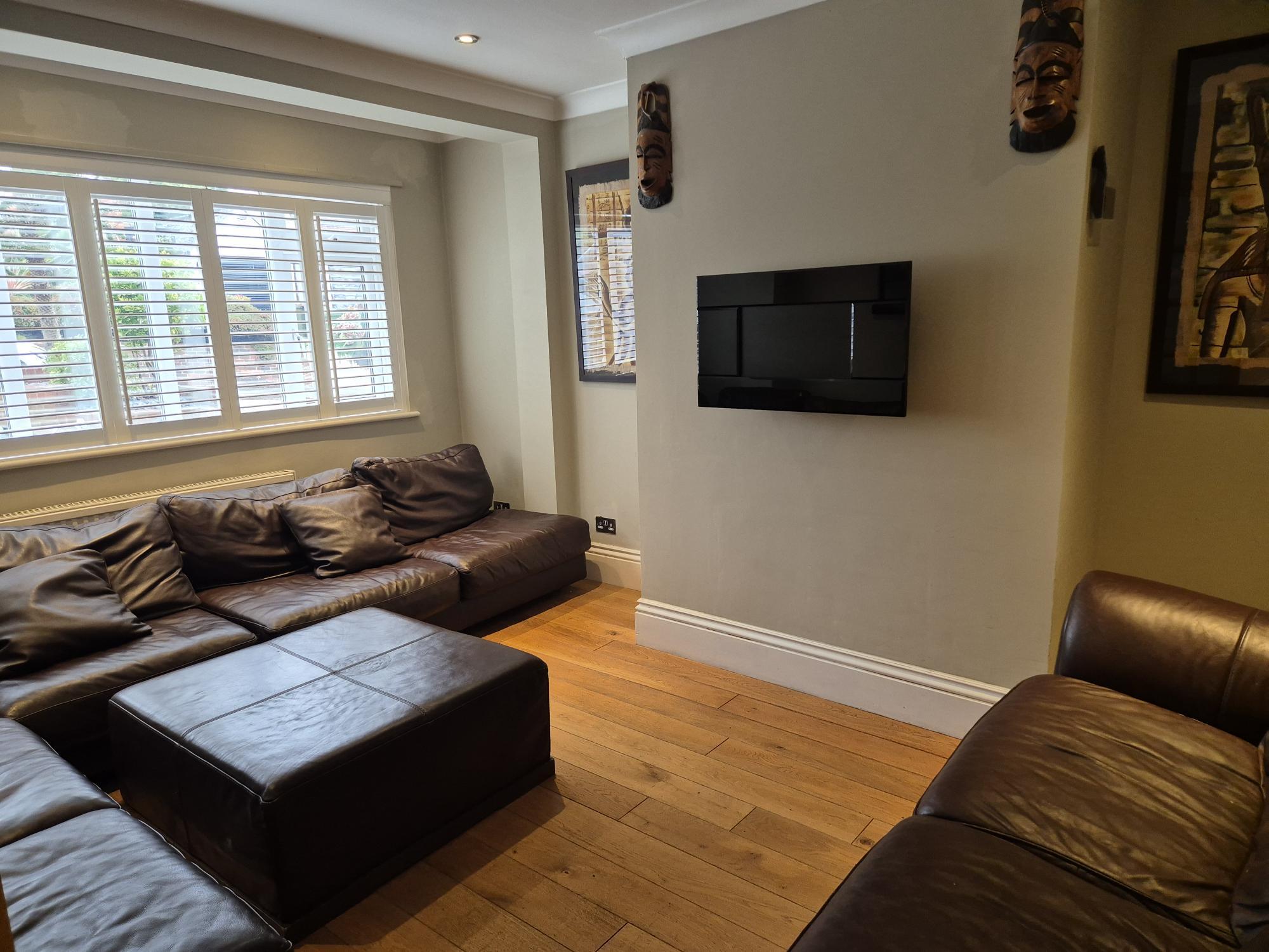 Flat Oakhurst Rise in London