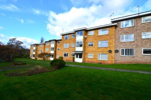 Flat Pingle Court in Nuneaton and Bedworth