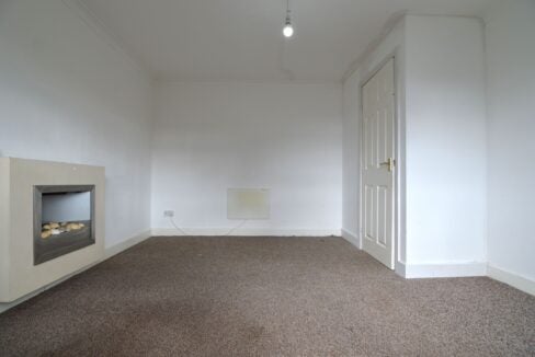Flat Pingle Court in Nuneaton and Bedworth