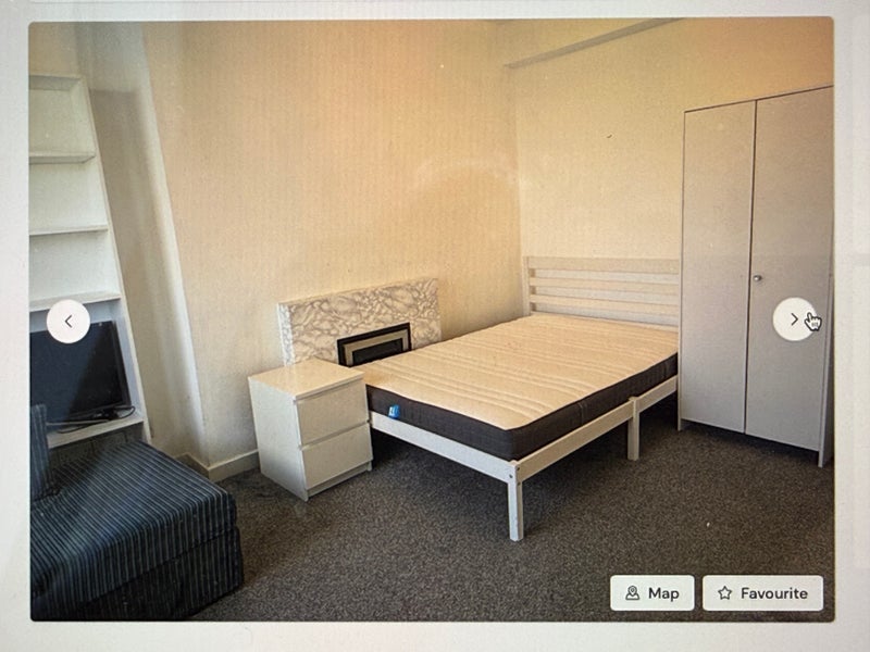 Flat Cathnor Road in Greater London