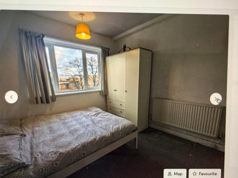 Flat Cathnor Road in Greater London
