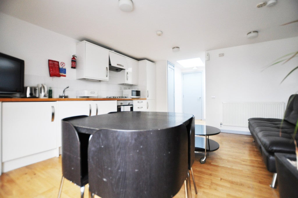 Flat Saint Matthew's Row in Greater London