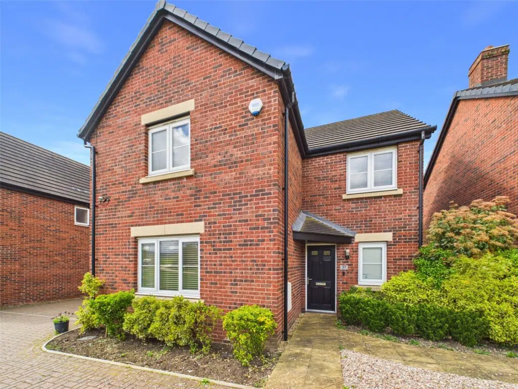 House Knotgrass Way in Stroud