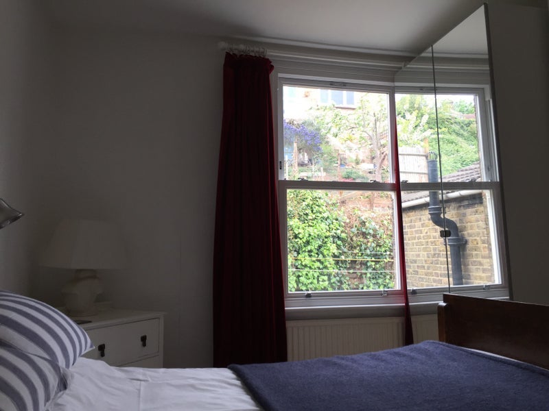Room Roydene Road in Greater London