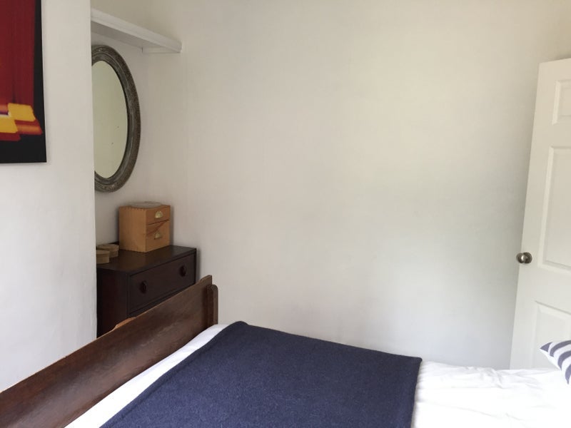 Room Roydene Road in Greater London