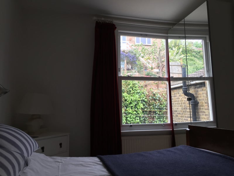Room Roydene Road in Greater London