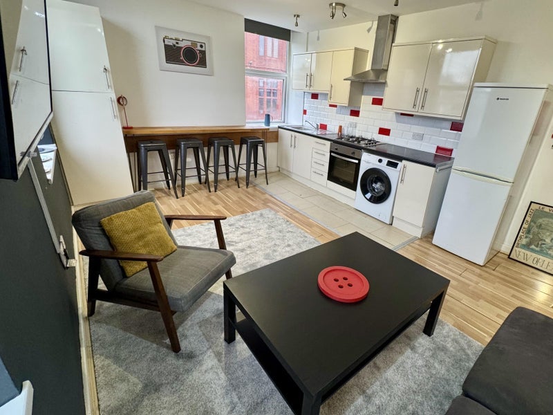 Room Shelmore Drive in Liverpool